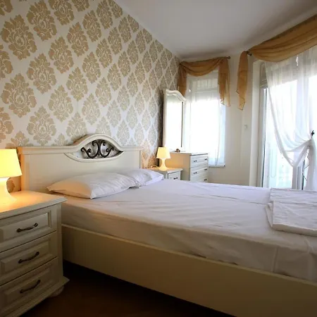Livia Boutique 2*